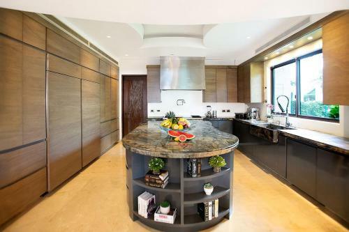 Poblado de Apoyo Diamont Villa Sleeps 14 With Pool And Air Con