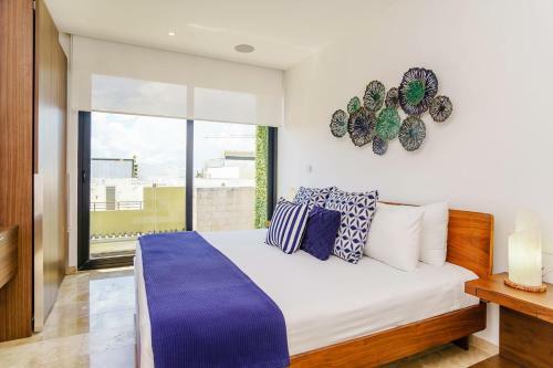 Oceanview Penthouse With Rooftop Pools Steps To Beach