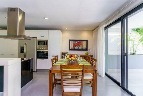 Playa Paradise With Golf, Pool And Beach Club Access!