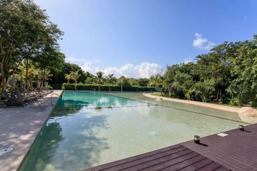 Playa Paradise With Golf, Pool And Beach Club Access!