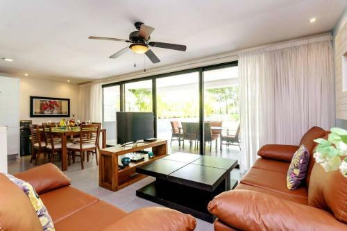 Playa Paradise With Golf, Pool And Beach Club Access!
