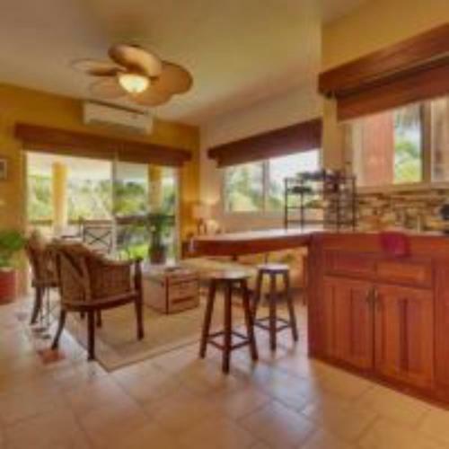 Condo With Pool, Beach Access/full Hotel Services!