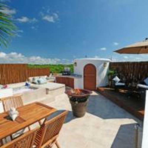 Condo With Pool, Beach Access/full Hotel Services!