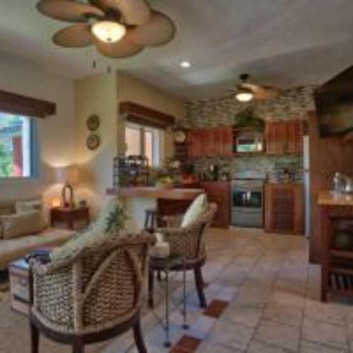 Condo With Pool, Beach Access/full Hotel Services!