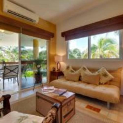 Condo With Pool, Beach Access/full Hotel Services!