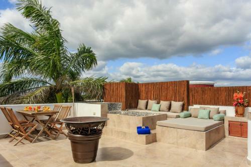 Condo With Pool, Beach Access/full Hotel Services!