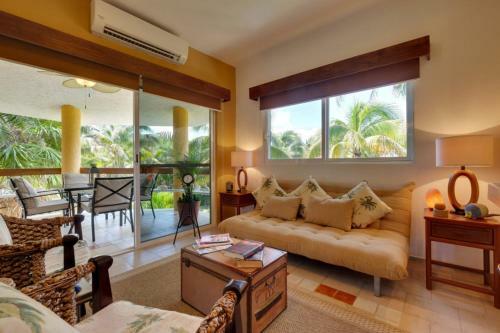 Condo With Pool, Beach Access/full Hotel Services!