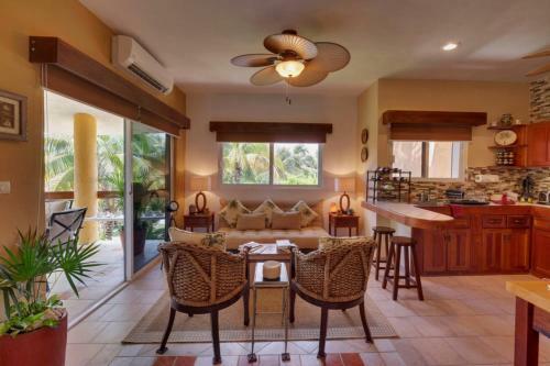 Condo With Pool, Beach Access/full Hotel Services!
