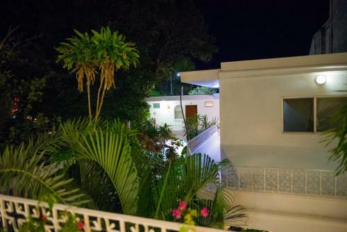 Hotel Tropical Casa Blanca