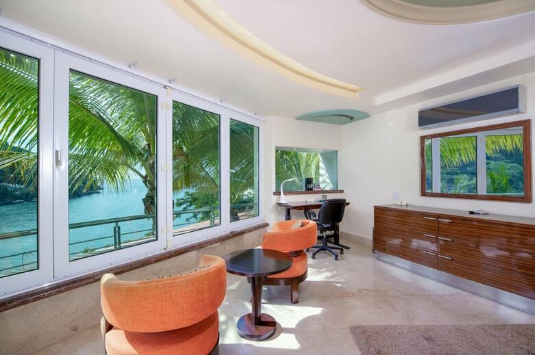 Ocean Frontage Cottage