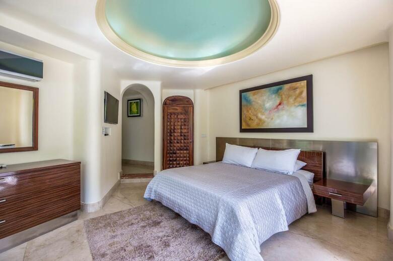 Ocean Frontage Cottage