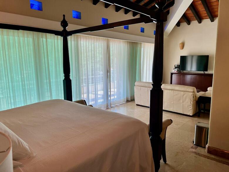 Ocean Frontage Cottage