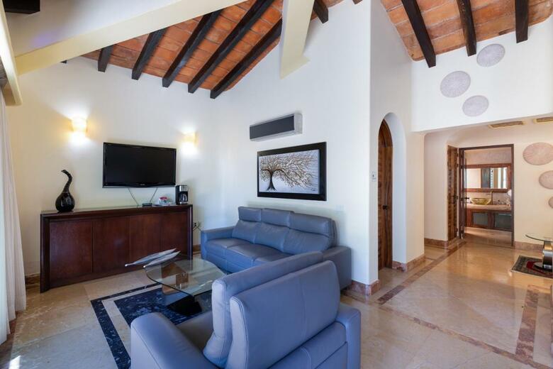 Ocean Frontage Cottage
