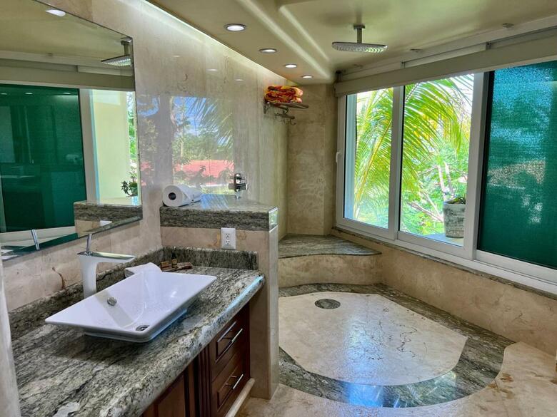 Ocean Frontage Cottage