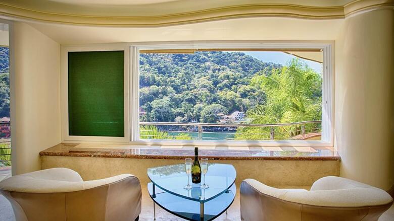 Ocean Frontage Cottage