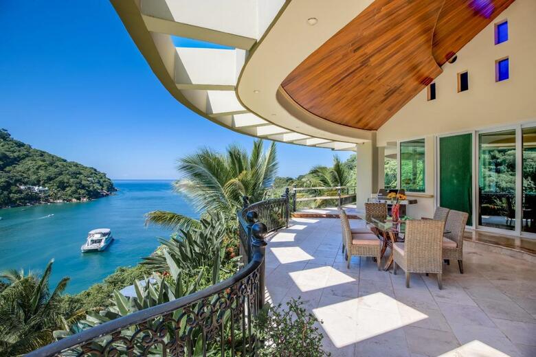 Ocean Frontage Cottage
