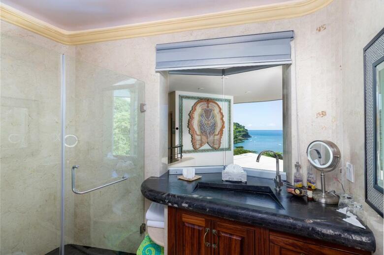 Ocean Frontage Cottage