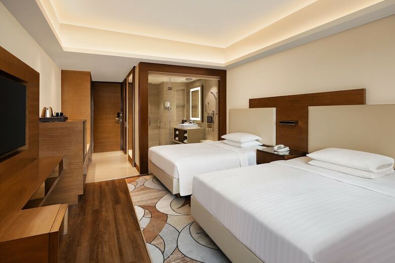 Hotel Courtyard By Marriott Bhopal