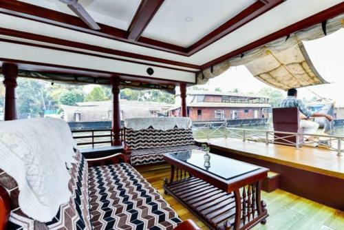 Hotel Cosy Houseboats