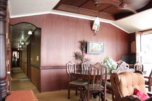 Hotel Cosy Houseboats