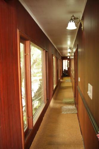 Hotel Cosy Houseboats