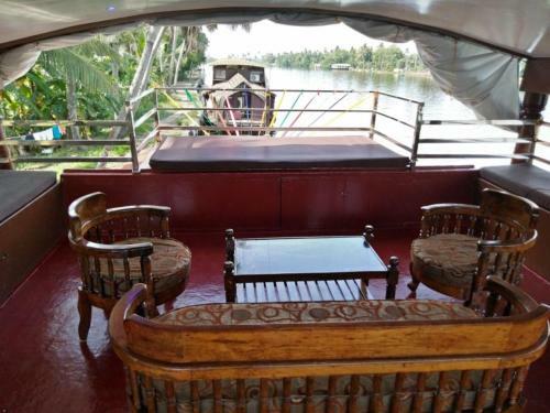 Vaishnav Tours