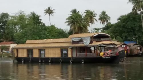 Vaishnav Tours