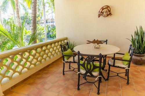 Las Maanitas C205 3 Br By Casago
