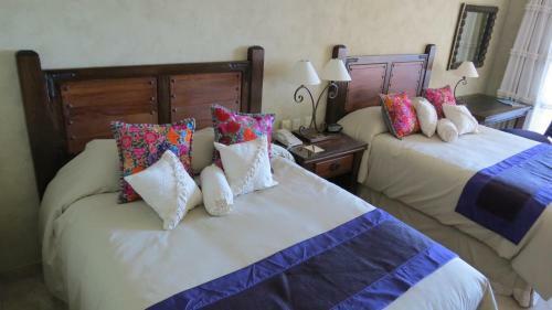 Vle-3203-ocean Front Resort- Walking Distance To Town! Swimmable Beach!