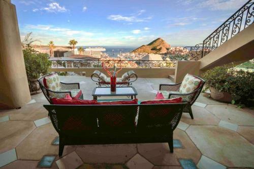 Luxury Villa In Pedregal -incredible Views- Walk To Town!