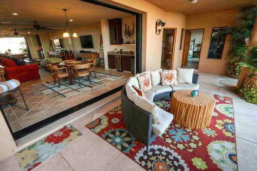 Luxury Villa In Pedregal -incredible Views- Walk To Town!