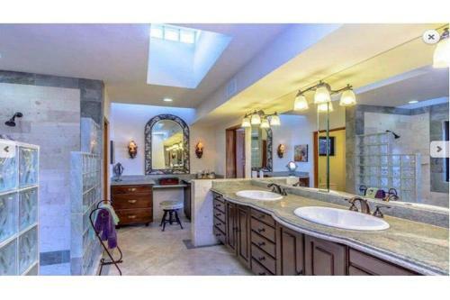 Luxury Villa In Pedregal -incredible Views- Walk To Town!