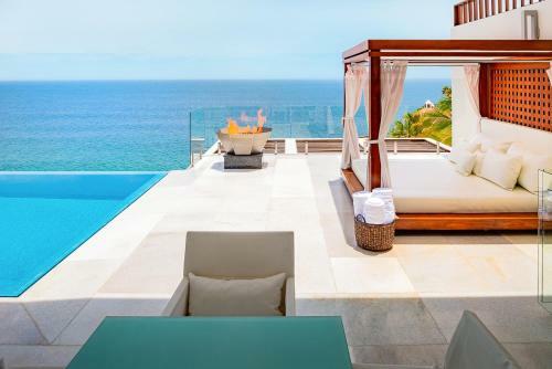 Centro Villa Sleeps 16 With Pool And Air Con