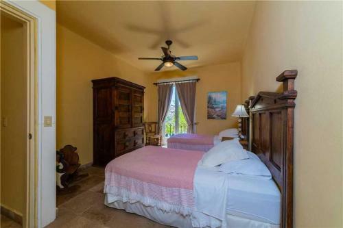 Ocean View 4br Villa Steps From Cabo, Villa Haydee