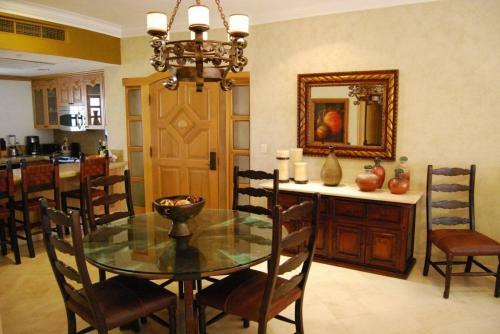 Vle- 1306-ocean Front Resort- Walking Distance To Town! Swimmable Beach!
