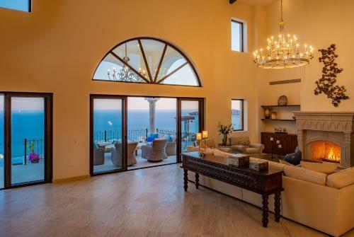 Pedregal Villa With Ocean Views, Casa Stella