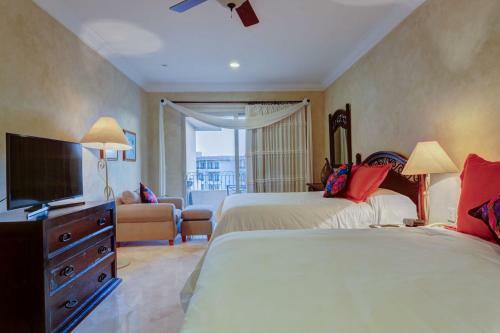 Vle-1809-ocean Front Resort- Walking Distance To Town! Swimmable Beach!