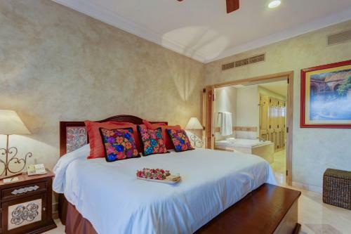 Vle-1809-ocean Front Resort- Walking Distance To Town! Swimmable Beach!