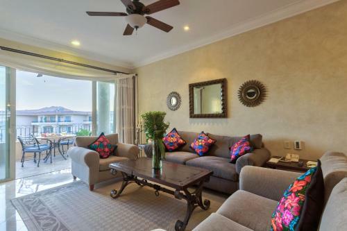Vle-1809-ocean Front Resort- Walking Distance To Town! Swimmable Beach!