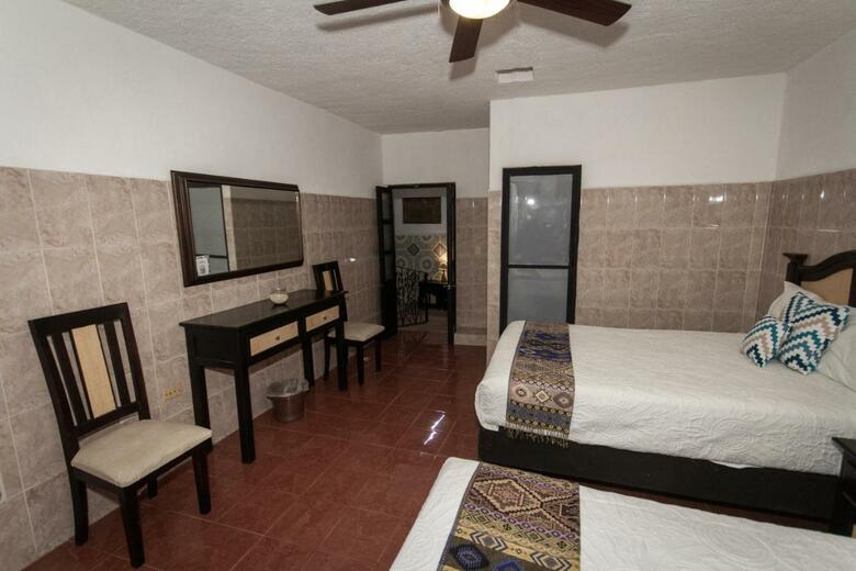 Hotel & Hostal Del Sol