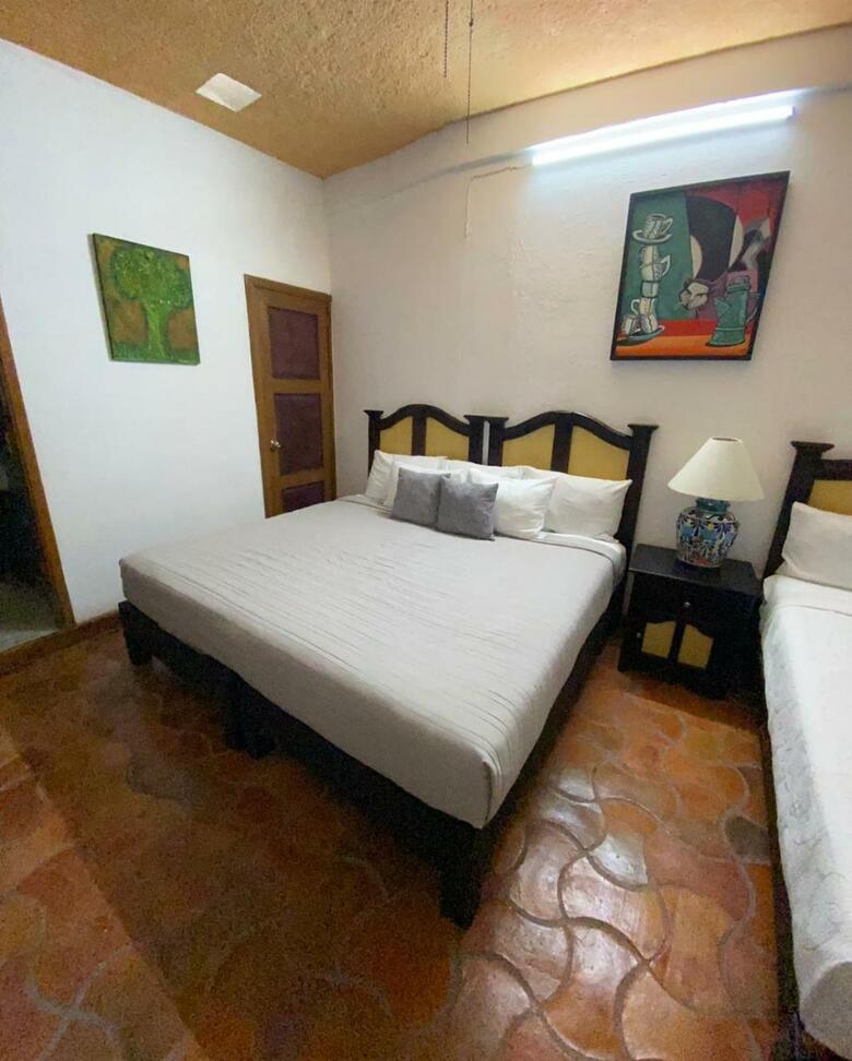 Hotel & Hostal Del Sol