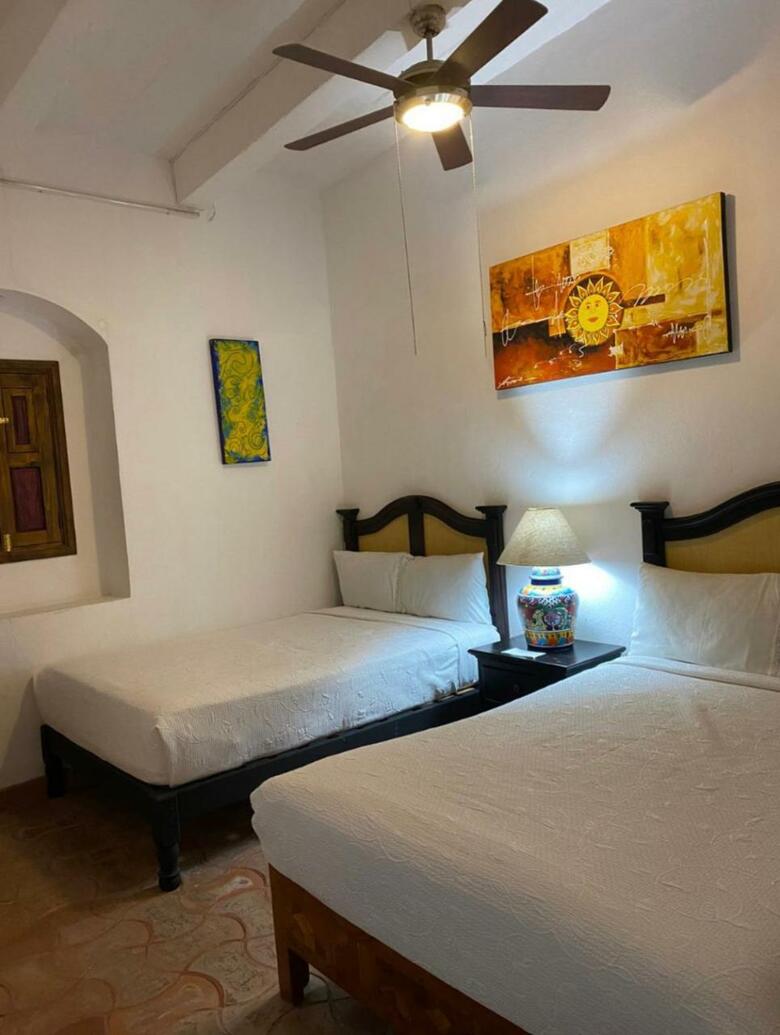 Hotel & Hostal Del Sol