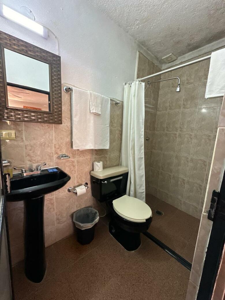 Hotel & Hostal Del Sol