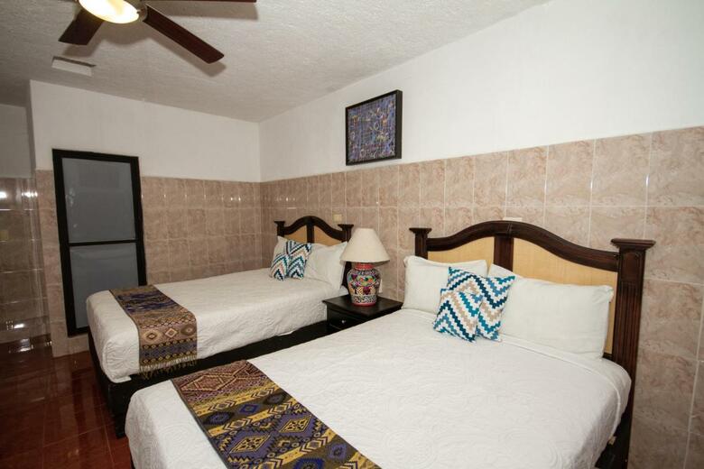Hotel & Hostal Del Sol