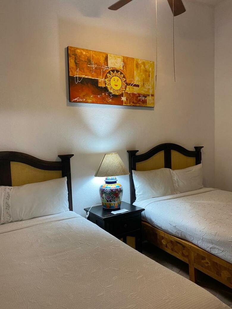 Hotel & Hostal Del Sol
