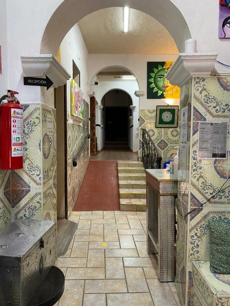 Hotel & Hostal Del Sol