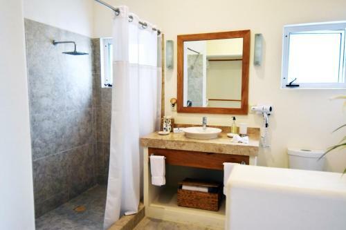 1031 - Villas Carey Condo