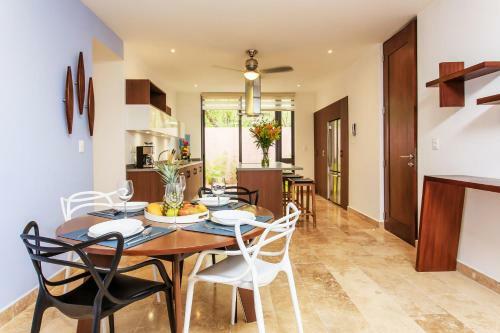 Explore Tulum Area By Bike! Colourful Condo W/pool