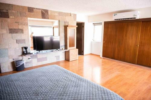 Hostal 13 Large Room For 2 People