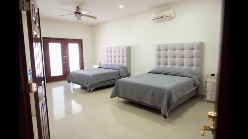 17 Residence For 15 People With Pool